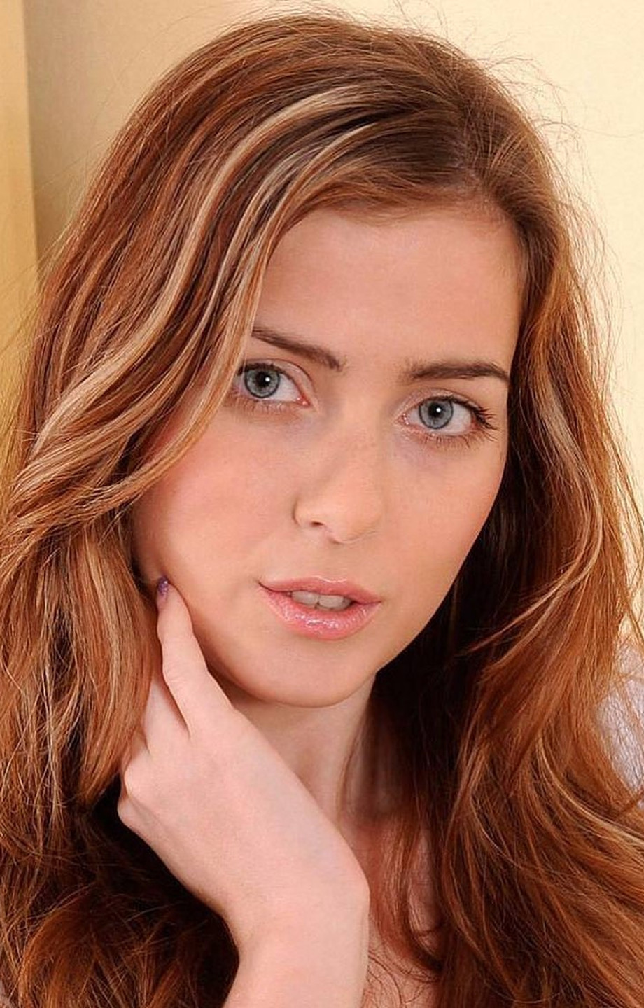 Abigaile Johnson, Czech Adult Performer & Online Personality