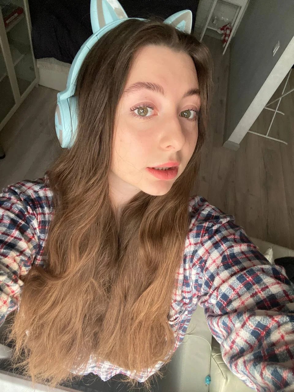 curvyflawless, photograph published on her own streaming profile