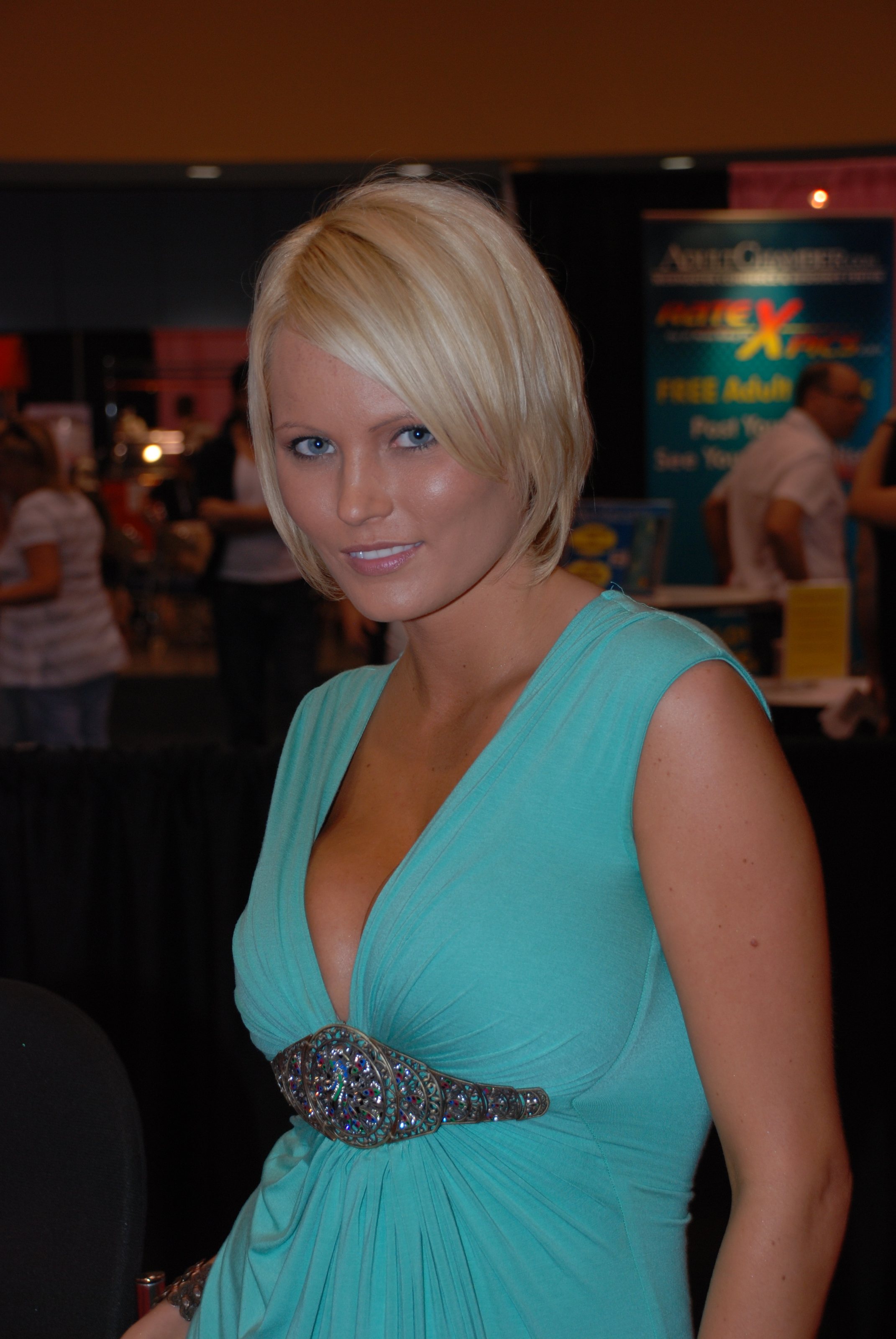 Hanna Hilton at Miami Erotica Expo, May 2009