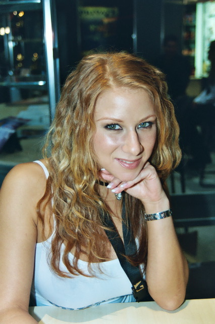 Julia Taylor, Hungarian performer