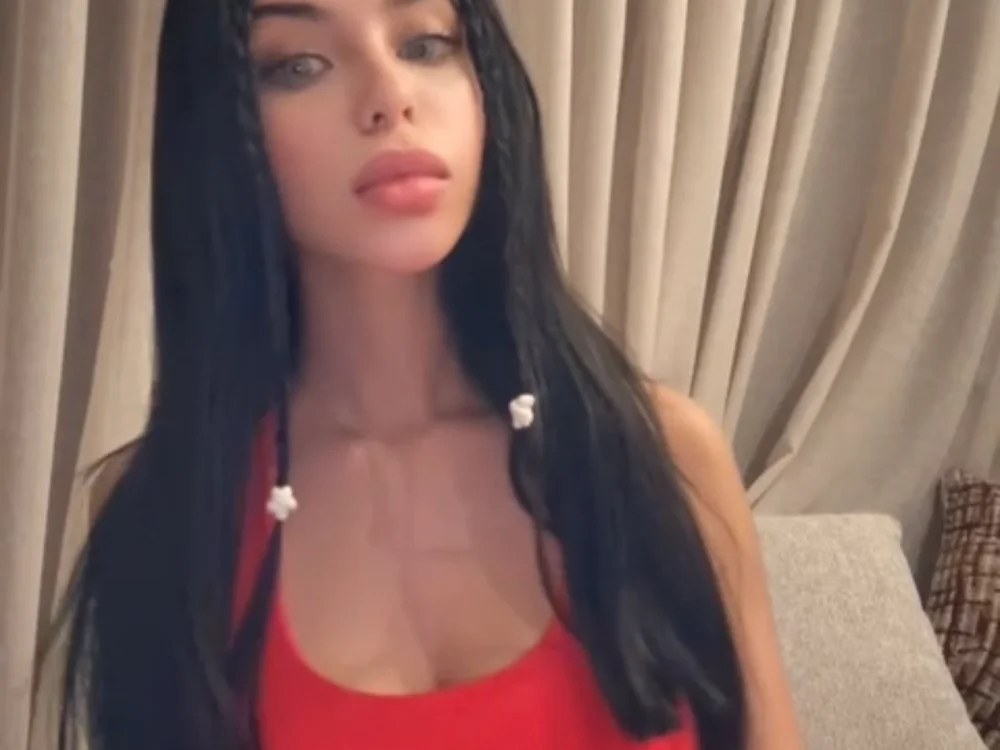 orla94, preview image from her own streaming profile