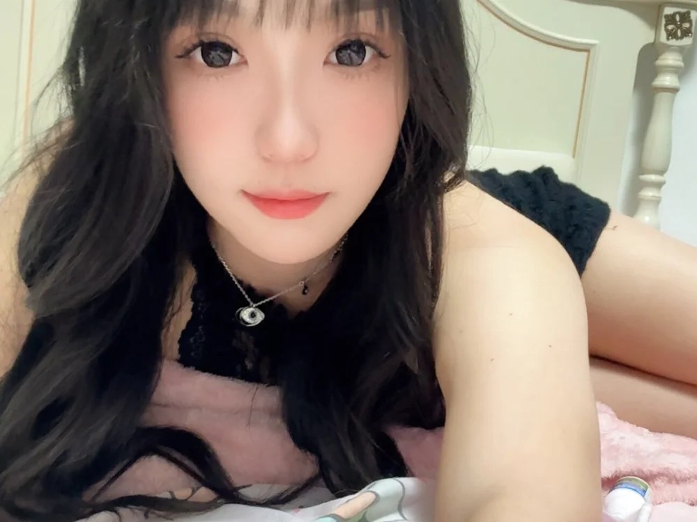 yaya-728, preview image from her own streaming profile